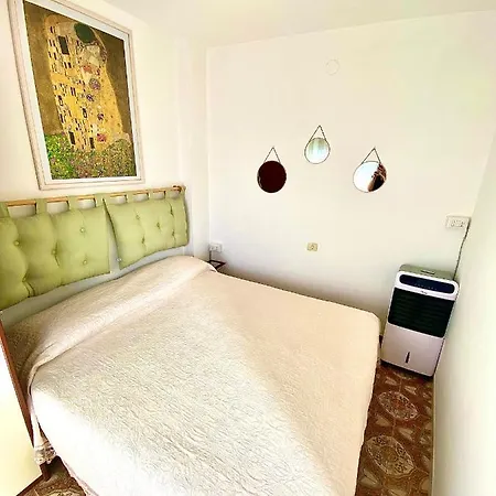 Largo Piano Scilla