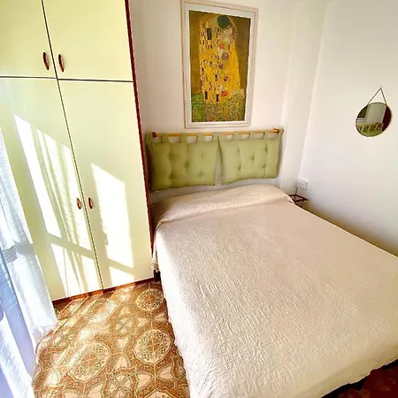 Largo Piano Holiday home Scilla